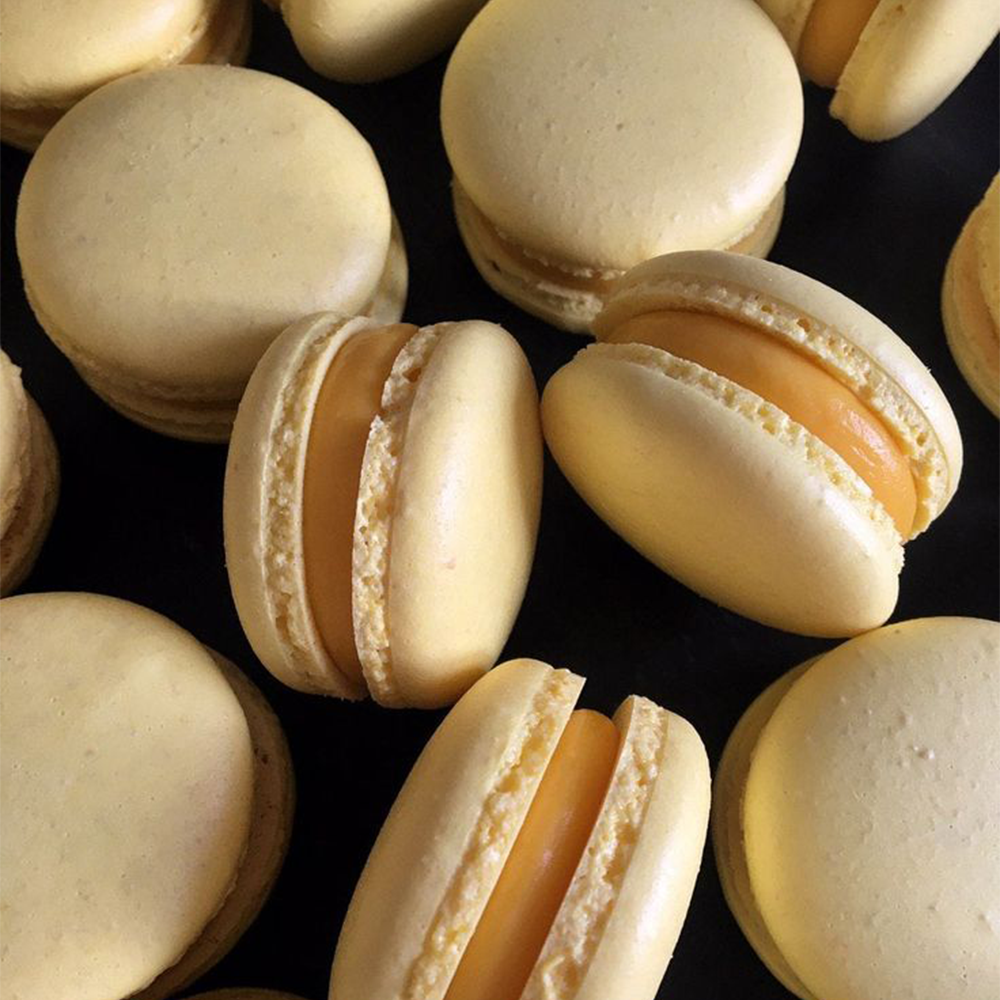 Caramel Macrons